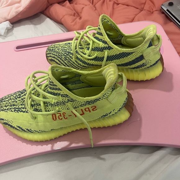 Yezzy Boost 350 V2 Semi frozen sneakers - Picture 2 of 4